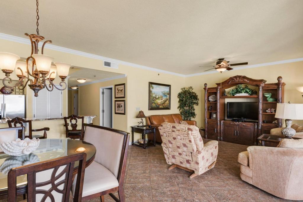 Popular attractions Area Nearby Property
